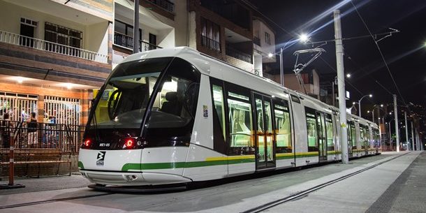 tranvia-de-medellin_nocturna