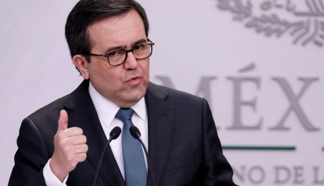 FILE PHOTO: Mexico’s Economy Minister Ildefonso Guajardo speaks to the media during a news conference at Los Pinos presidential residence in Mexico City