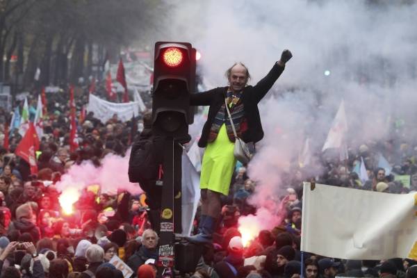 ap19339517881586-b697436134ecc57c16528c5cff621937-600×400
