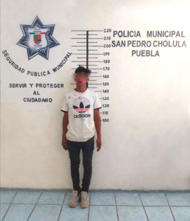 1 Cae presunto ladrón de autopartes en Momoxpan por oportuna intervención de policías municipales