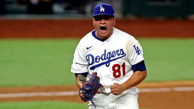 2020-10-28T021939Z_1144501126_MT1USATODAY15122007_RTRMADP_3_MLB-WORLD-SERIES-TAMPA-BAY-RAYS-AT-LOS-ANGELES-DODGERS-e1603856325942-1024×576