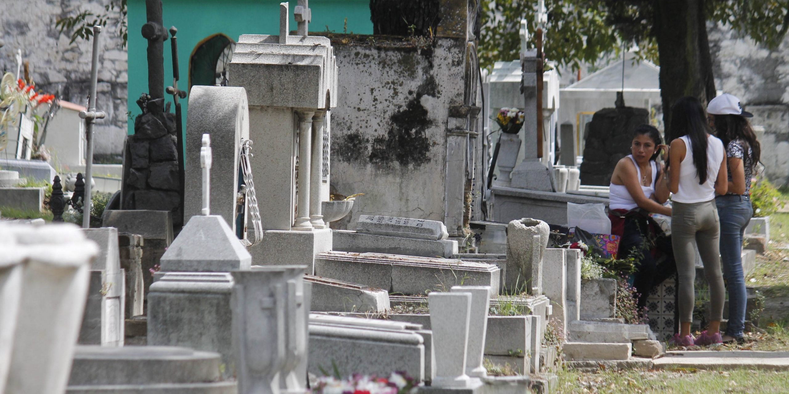 Visitantes al Panteón Municipal