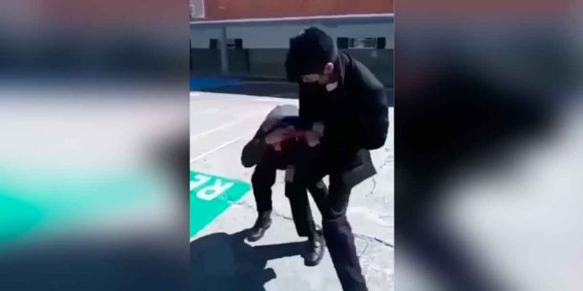 Pegan-madrina-a-otro-alumno-durante-riña-dentro-del-Benavente