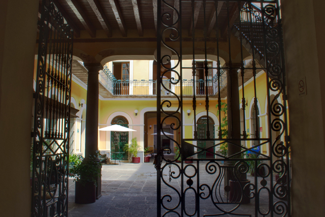 A_CasaAmarilla